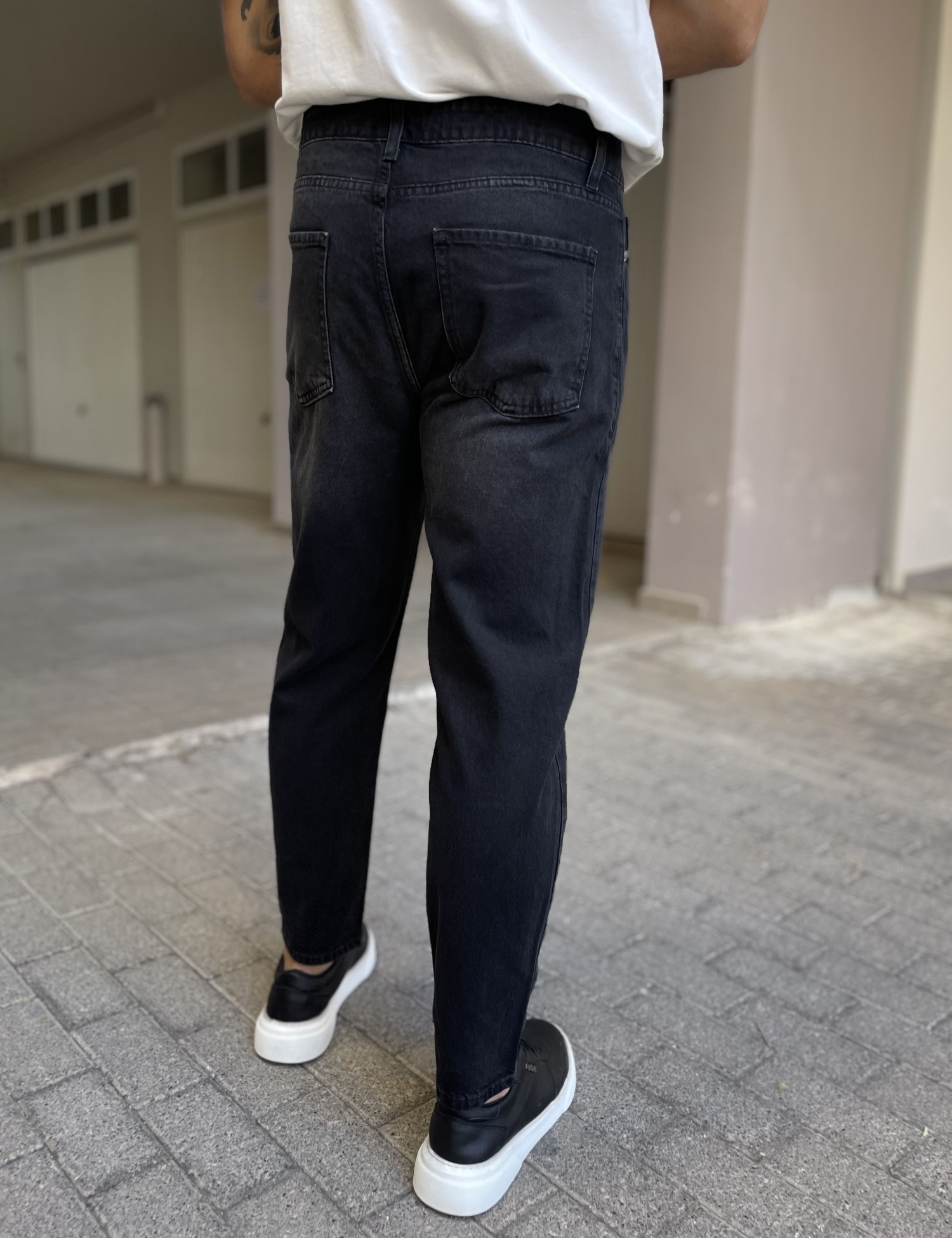 Ανδρικό μαύρο ξεβαμμένο loose τζιν πεντάτσεπο με φθορές WE2302 φωτογραφία